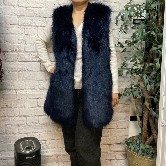 A/X Armani Exchange Dark Blue Faux Fur Women Vest Size S NWT - Picture 8 of 9